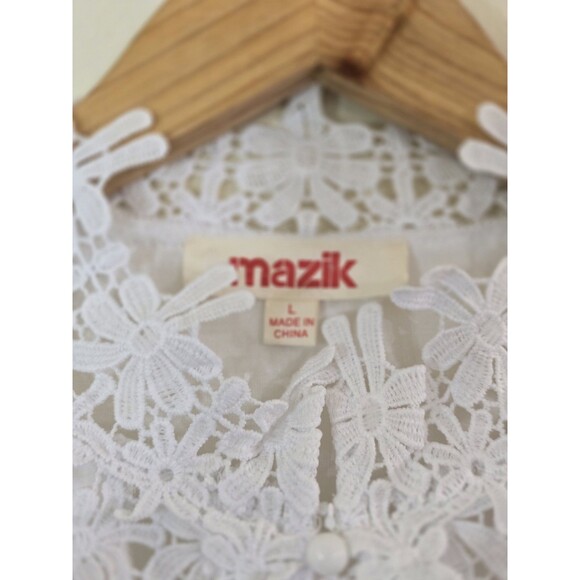 Mazik Pintuck White Blouse Womens Size Large Eyelet Embroidered Button Up Top - Picture 8 of 10